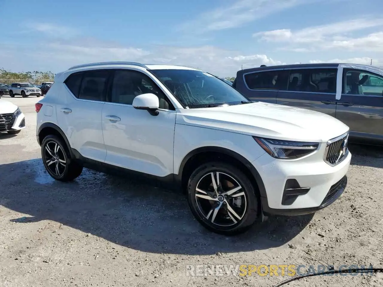 4 Photograph of a damaged car YV4L12UJ0S2472907 VOLVO XC40 CORE 2025