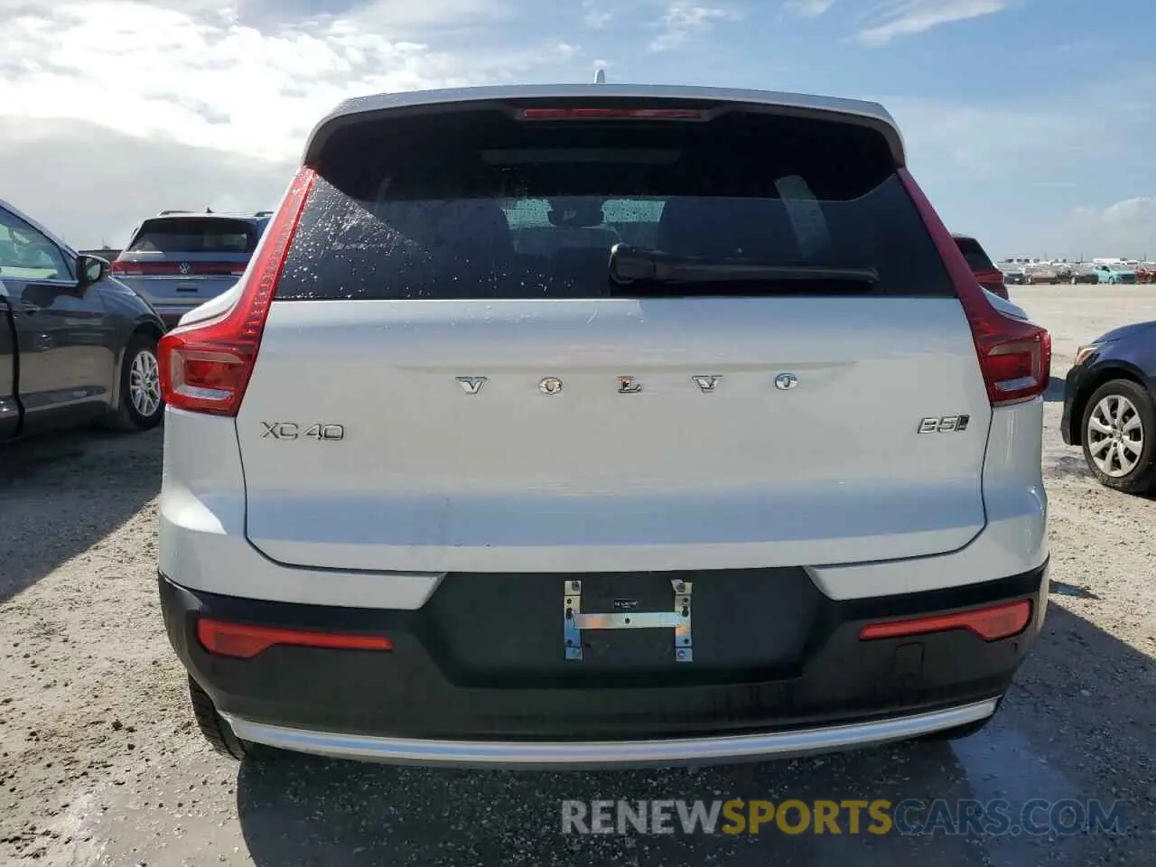 6 Photograph of a damaged car YV4L12UJ0S2472907 VOLVO XC40 CORE 2025