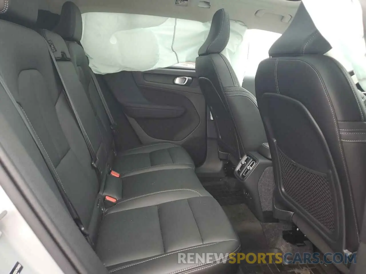11 Photograph of a damaged car YV4L12UJ3S2473453 VOLVO XC40 CORE 2025