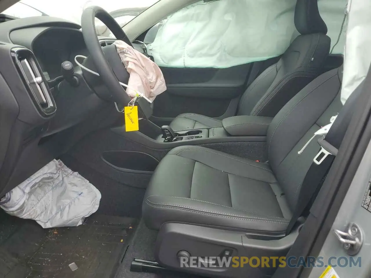 7 Photograph of a damaged car YV4L12UJ3S2473453 VOLVO XC40 CORE 2025