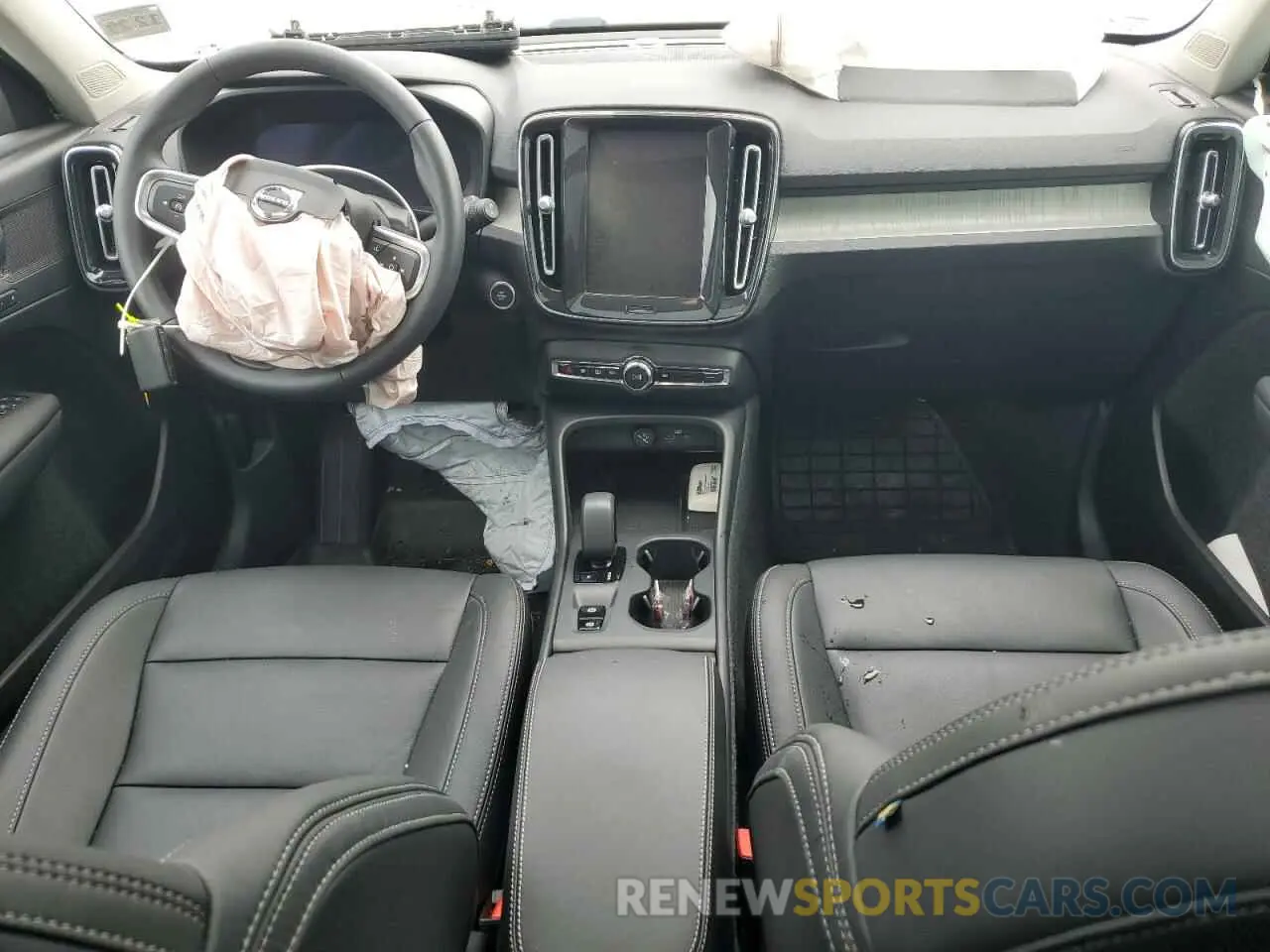 8 Photograph of a damaged car YV4L12UJ3S2473453 VOLVO XC40 CORE 2025