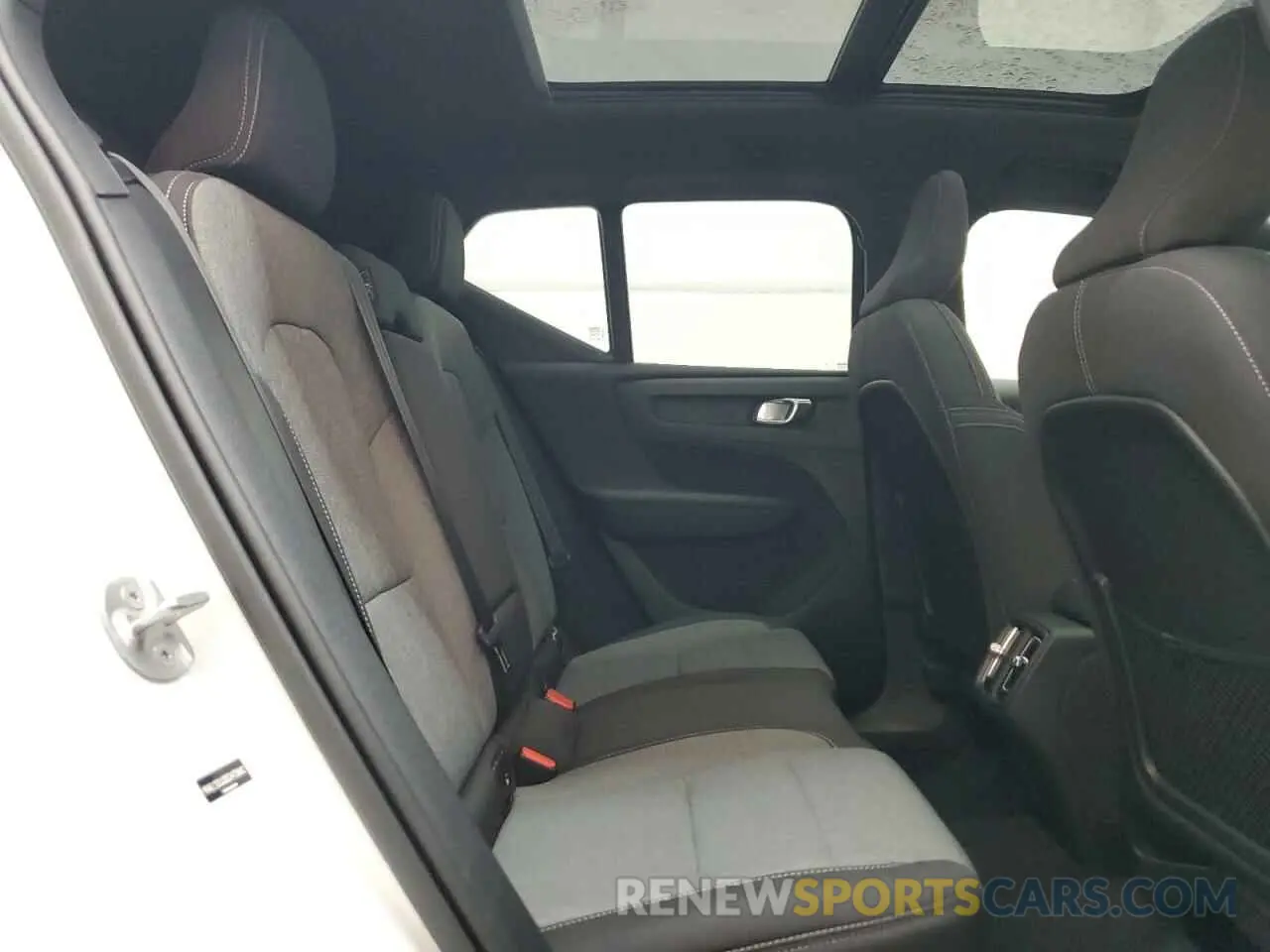 11 Photograph of a damaged car YV4L12UJ3S2473842 VOLVO XC40 CORE 2025