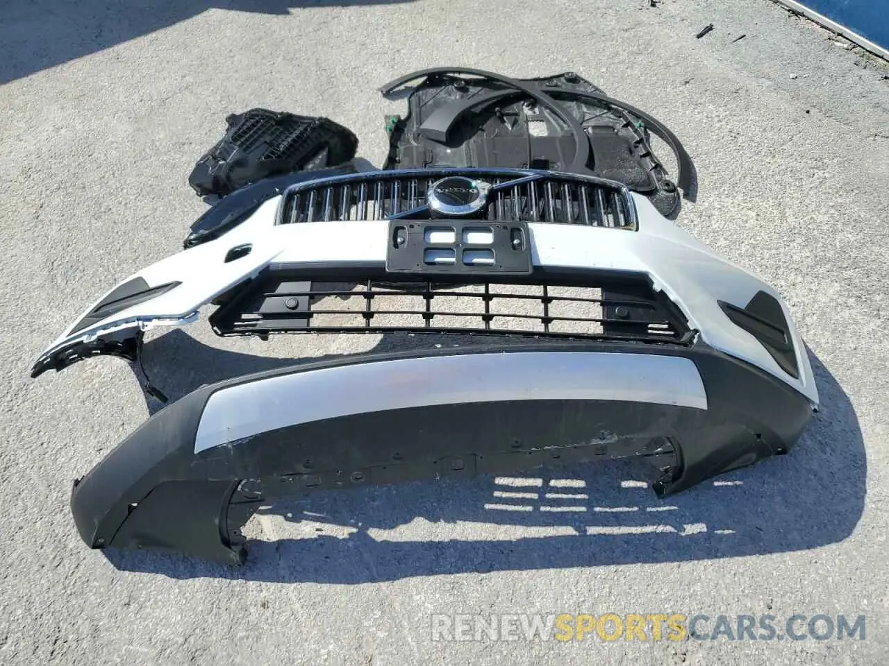 13 Photograph of a damaged car YV4L12UJ3S2473842 VOLVO XC40 CORE 2025