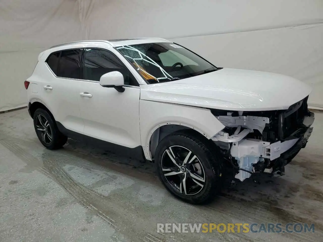 4 Photograph of a damaged car YV4L12UJ3S2473842 VOLVO XC40 CORE 2025