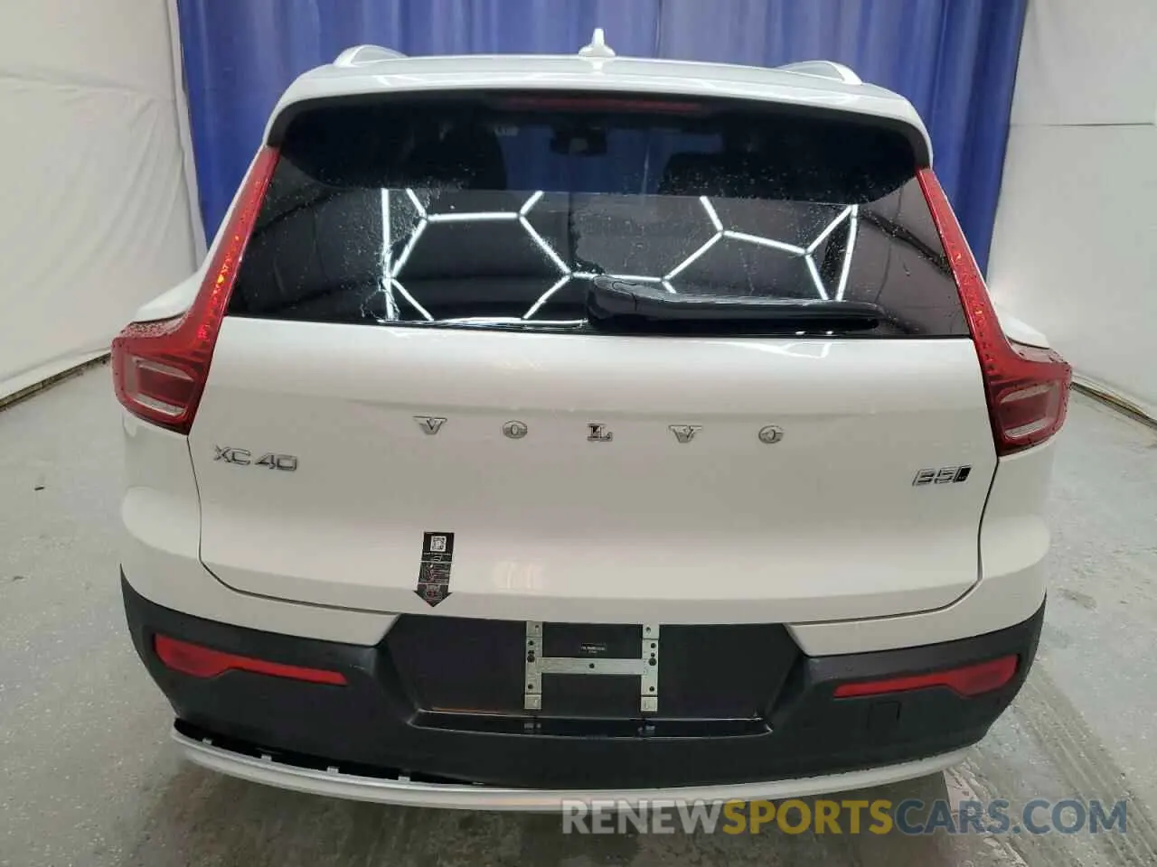 6 Photograph of a damaged car YV4L12UJ3S2473842 VOLVO XC40 CORE 2025
