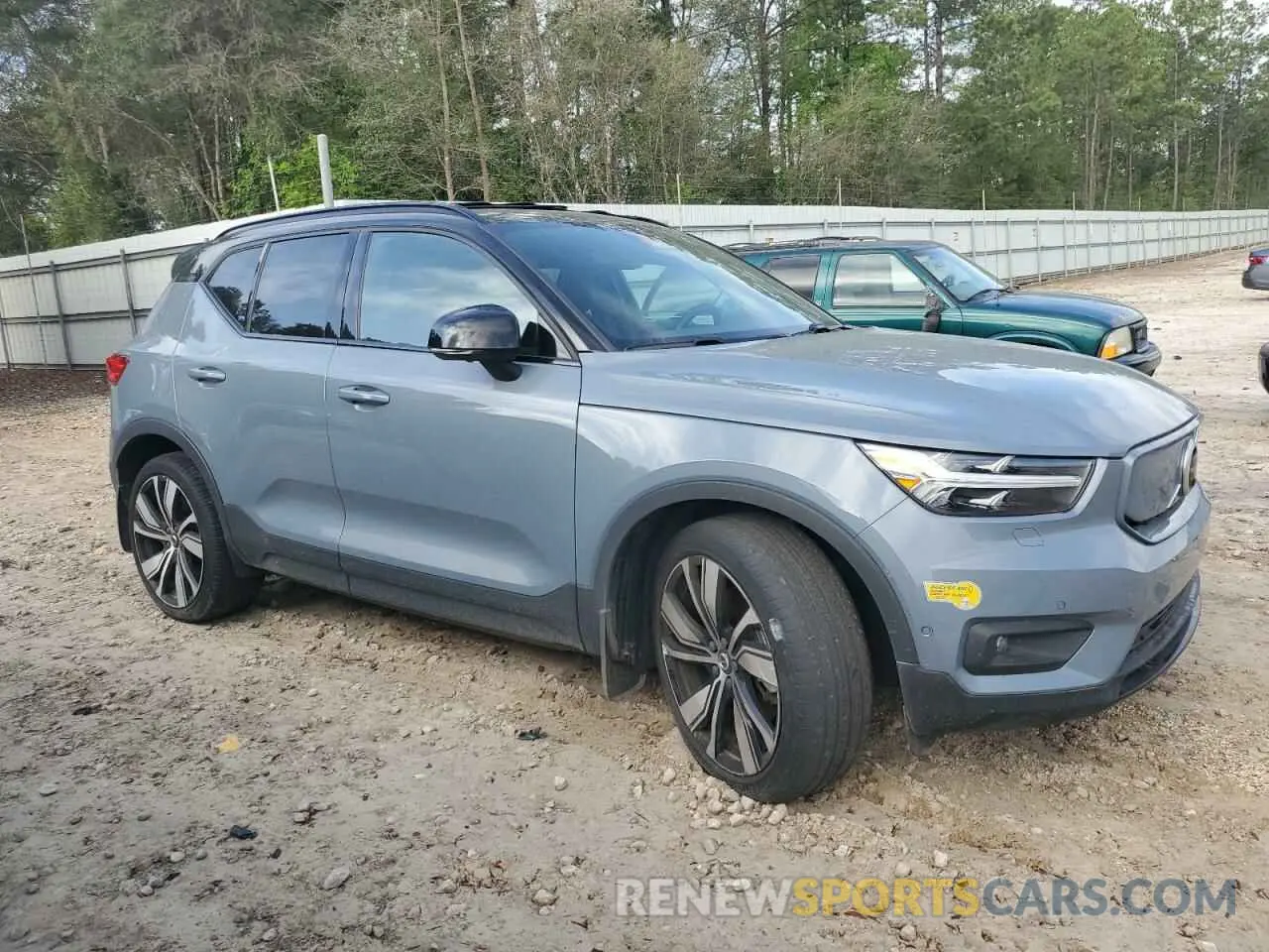 4 Photograph of a damaged car YV4ED3UB2N2695162 VOLVO XC40 P8 RE 2022