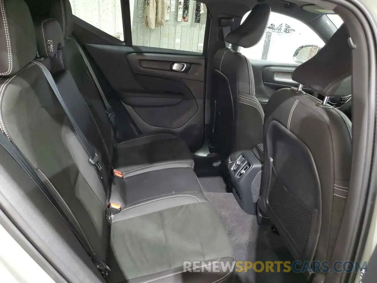 11 Photograph of a damaged car YV4ED3UB9N2762033 VOLVO XC40 P8 RE 2022