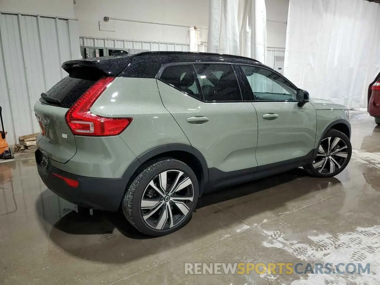 3 Photograph of a damaged car YV4ED3UB9N2762033 VOLVO XC40 P8 RE 2022