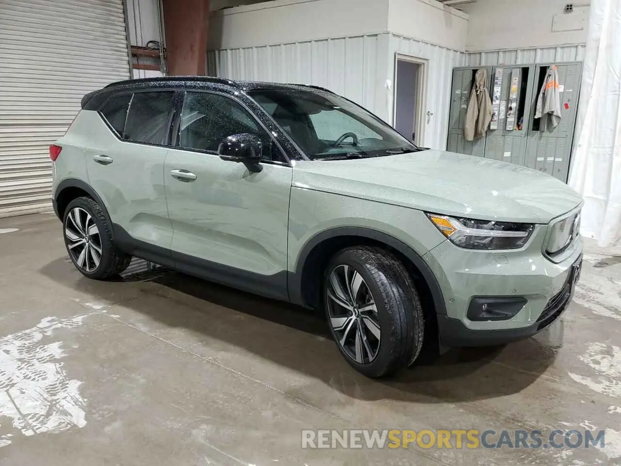 4 Photograph of a damaged car YV4ED3UB9N2762033 VOLVO XC40 P8 RE 2022