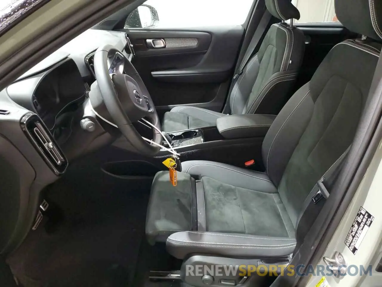 7 Photograph of a damaged car YV4ED3UB9N2762033 VOLVO XC40 P8 RE 2022
