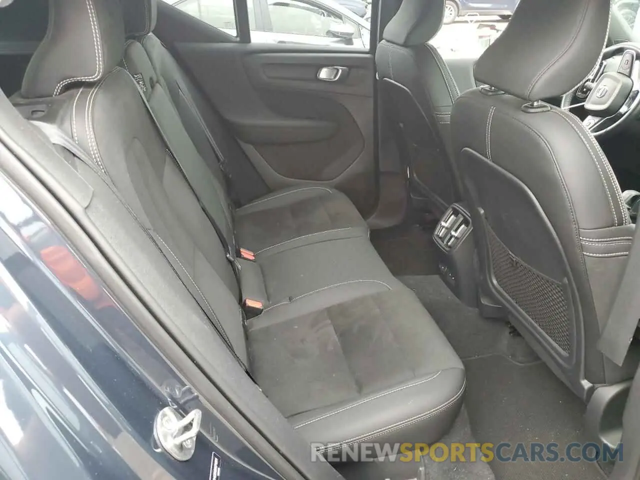 11 Photograph of a damaged car YV4ED3UBXN2749811 VOLVO XC40 P8 RE 2022