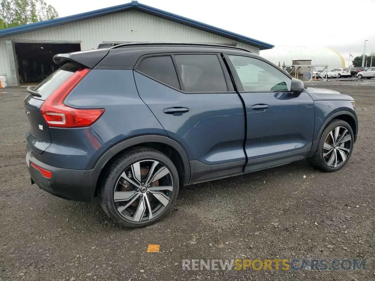 3 Photograph of a damaged car YV4ED3UR2N2674275 VOLVO XC40 P8 RE 2022