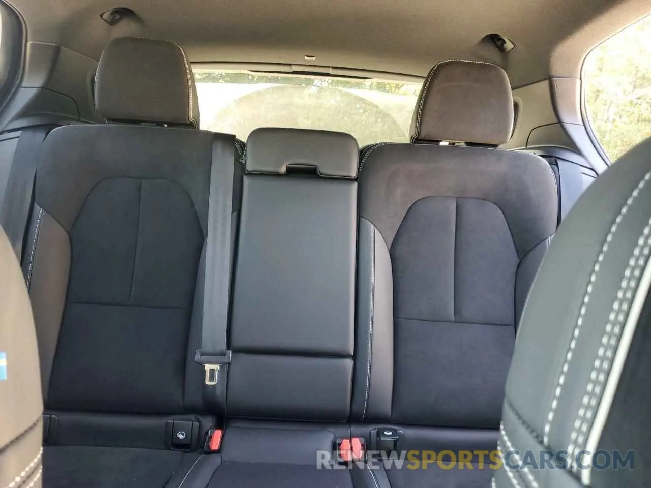 10 Photograph of a damaged car YV4ED3UR3N2640345 VOLVO XC40 P8 RE 2022