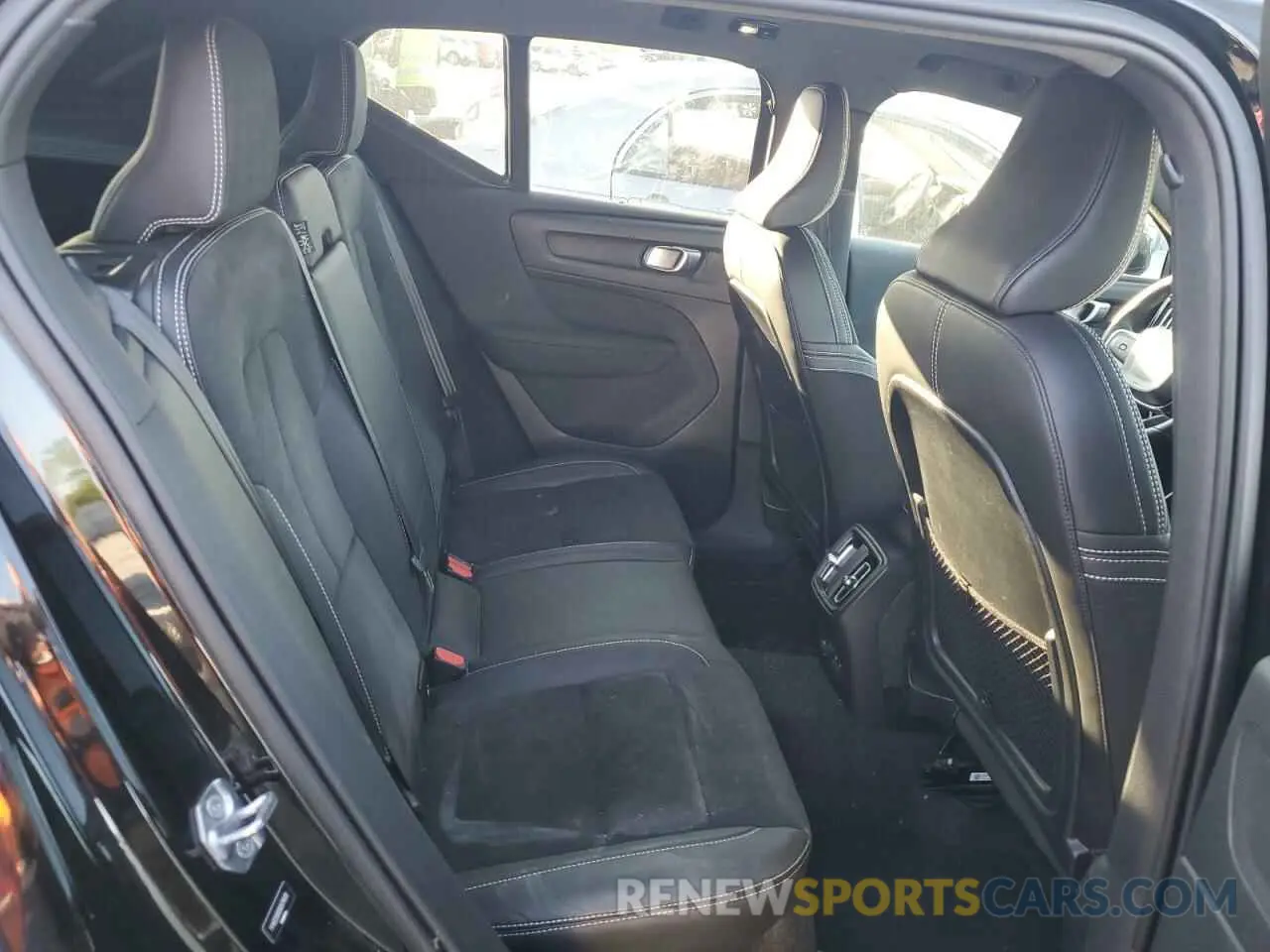 11 Photograph of a damaged car YV4ED3UR5N2676618 VOLVO XC40 P8 RE 2022