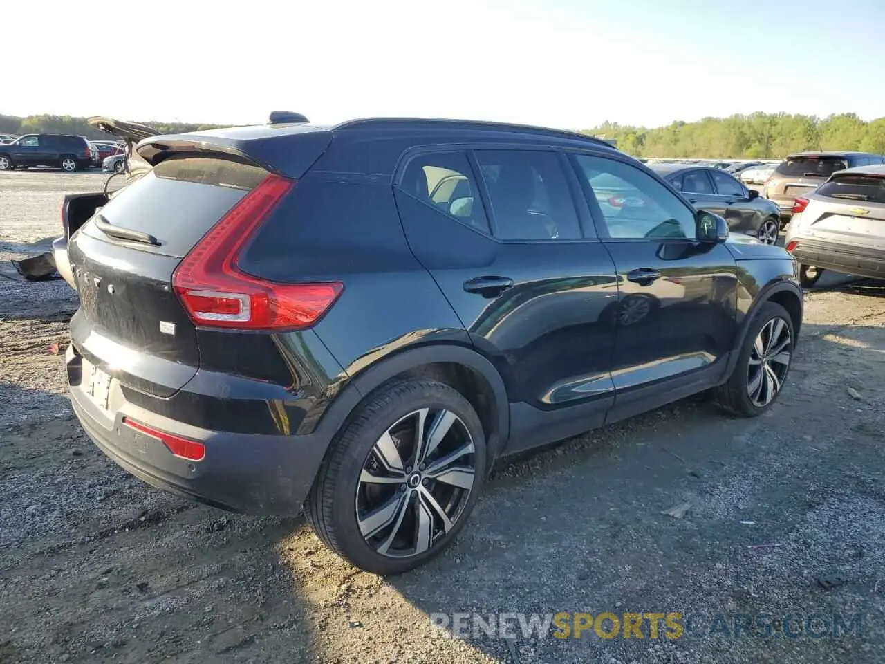 3 Photograph of a damaged car YV4ED3UR5N2676618 VOLVO XC40 P8 RE 2022