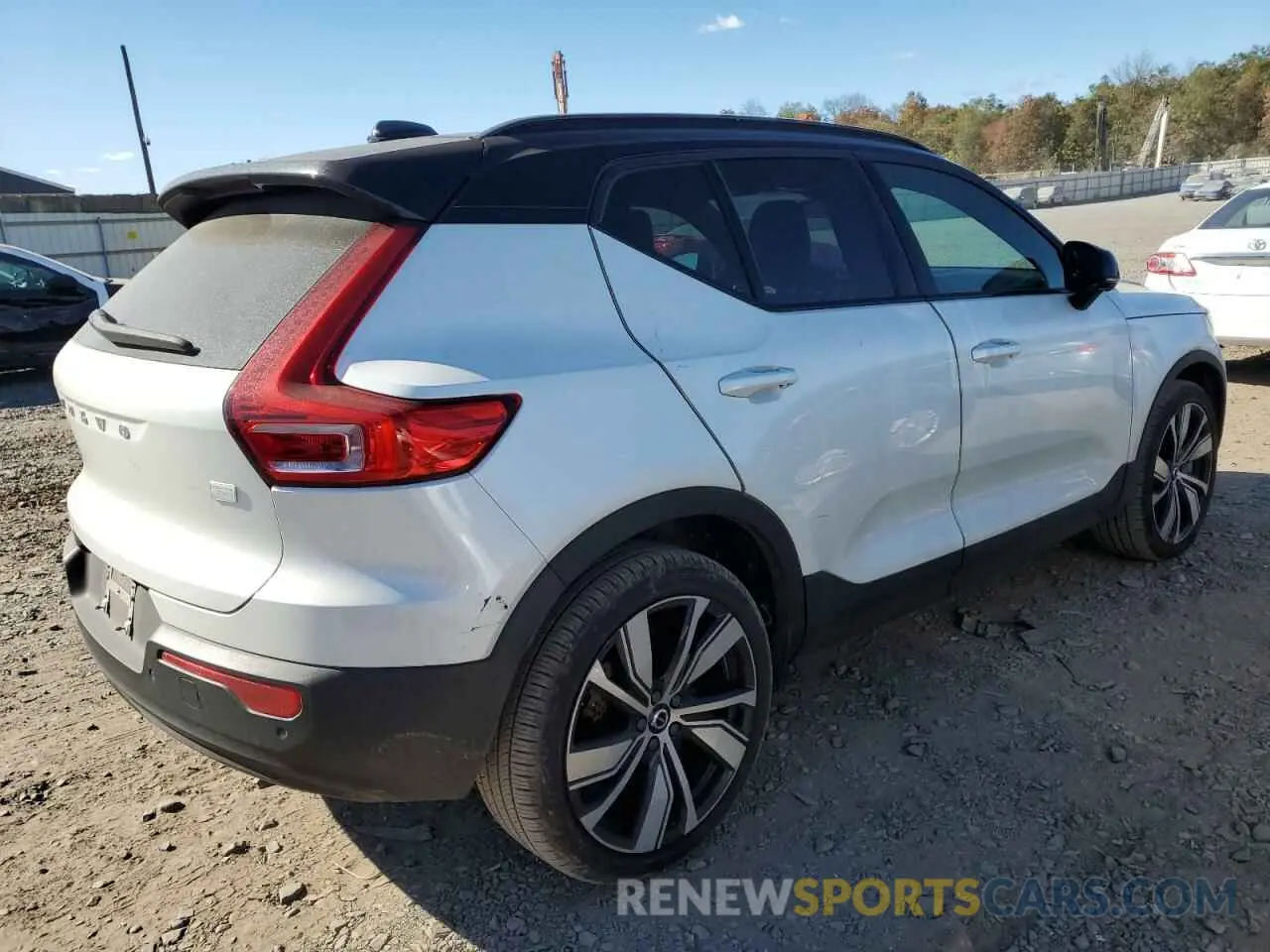 3 Photograph of a damaged car YV4ED3UR7N2703236 VOLVO XC40 P8 RE 2022