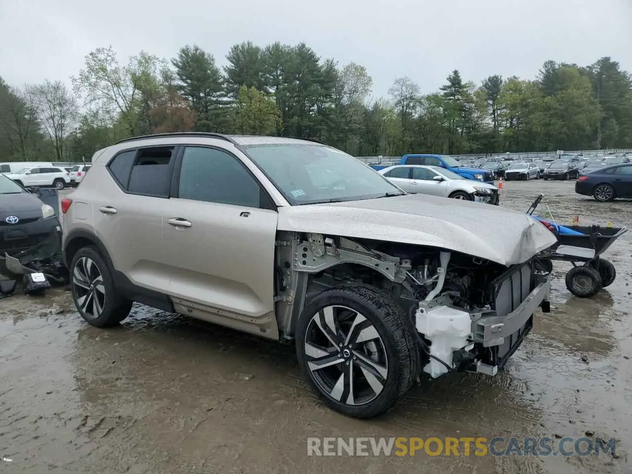 4 Photograph of a damaged car YV4L12UL1P2938143 VOLVO XC40 PLUS 2023