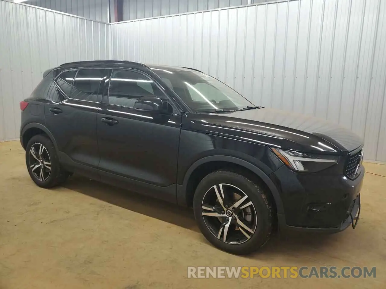4 Photograph of a damaged car YV4L12UL4P2967328 VOLVO XC40 PLUS 2023