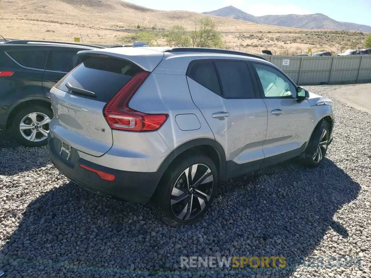 3 Photograph of a damaged car YV4L12UL5P2068610 VOLVO XC40 PLUS 2023