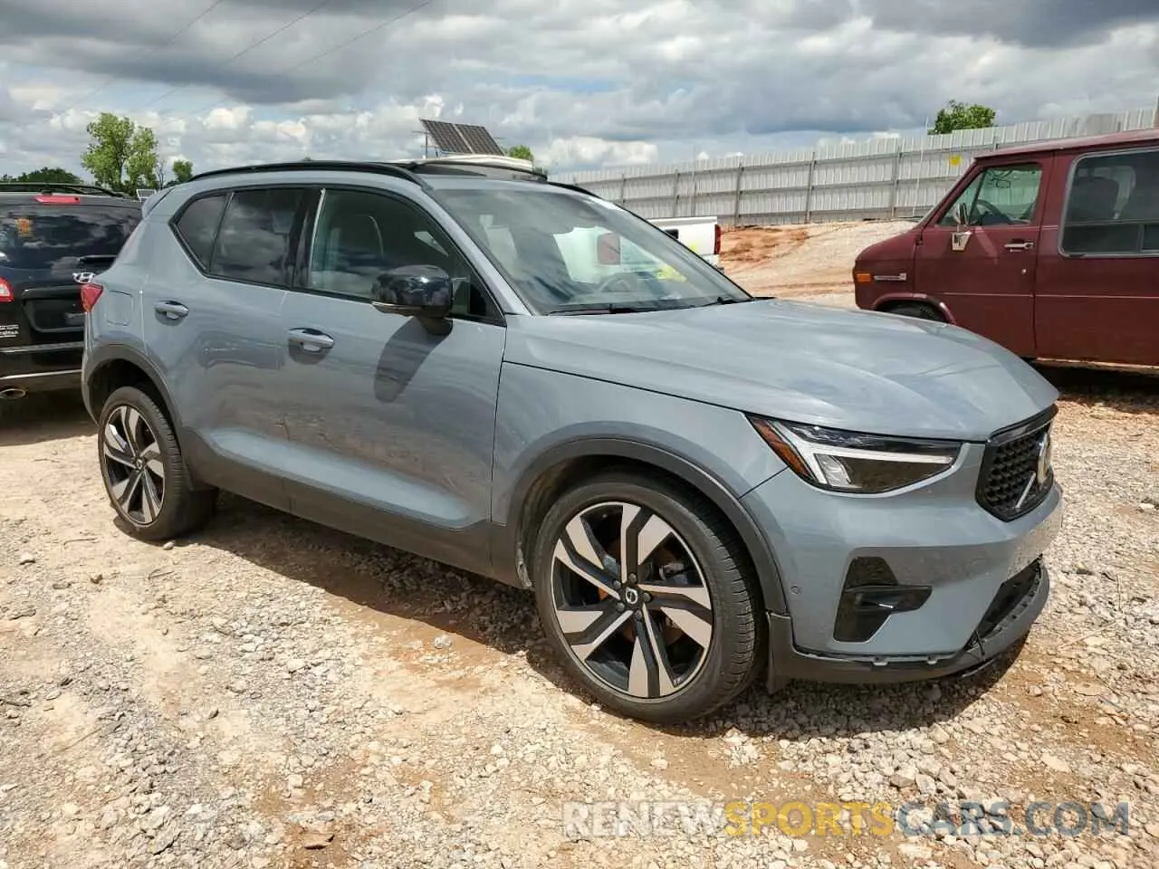4 Photograph of a damaged car YV4L12UW1P2007040 VOLVO XC40 PLUS 2023