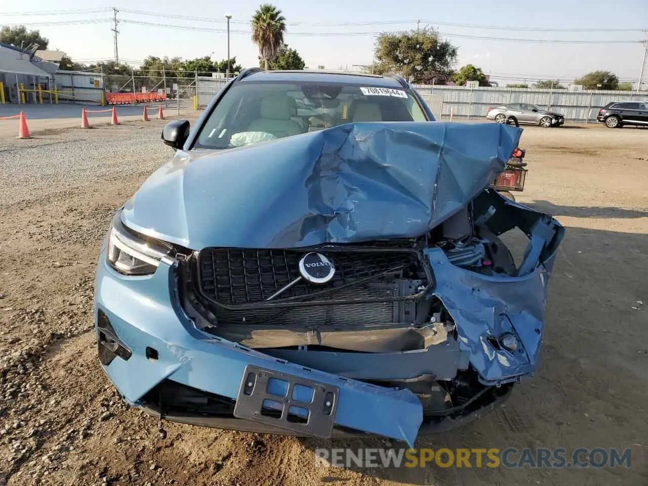 5 Photograph of a damaged car YV4L12UW1P2032763 VOLVO XC40 PLUS 2023