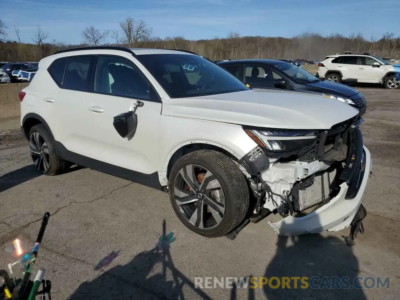 4 Photograph of a damaged car YV4L12UW4P2051131 VOLVO XC40 PLUS 2023