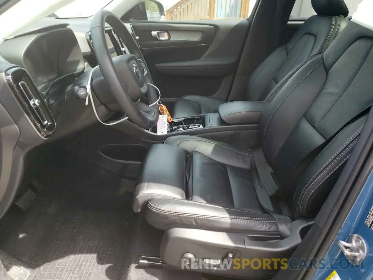 7 Photograph of a damaged car YV4L12UW4P2961894 VOLVO XC40 PLUS 2023