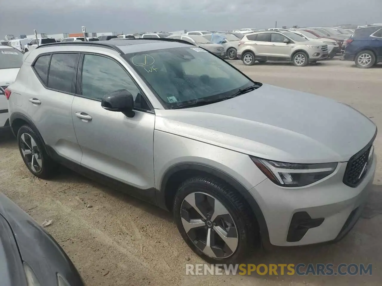 4 Photograph of a damaged car YV4L12UW6P2064530 VOLVO XC40 PLUS 2023