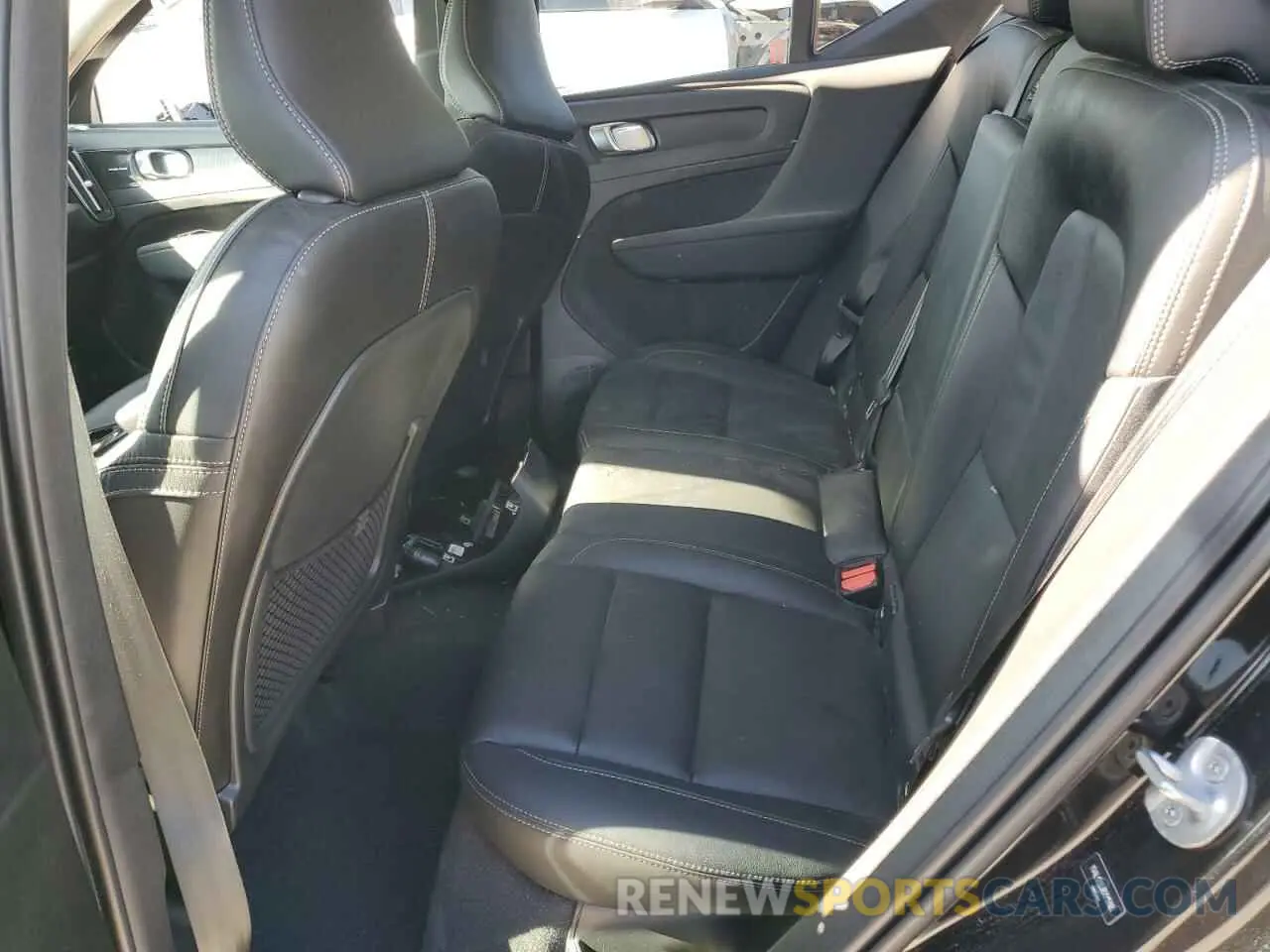 11 Photograph of a damaged car YV4L12UE0R2215081 VOLVO XC40 PLUS 2024