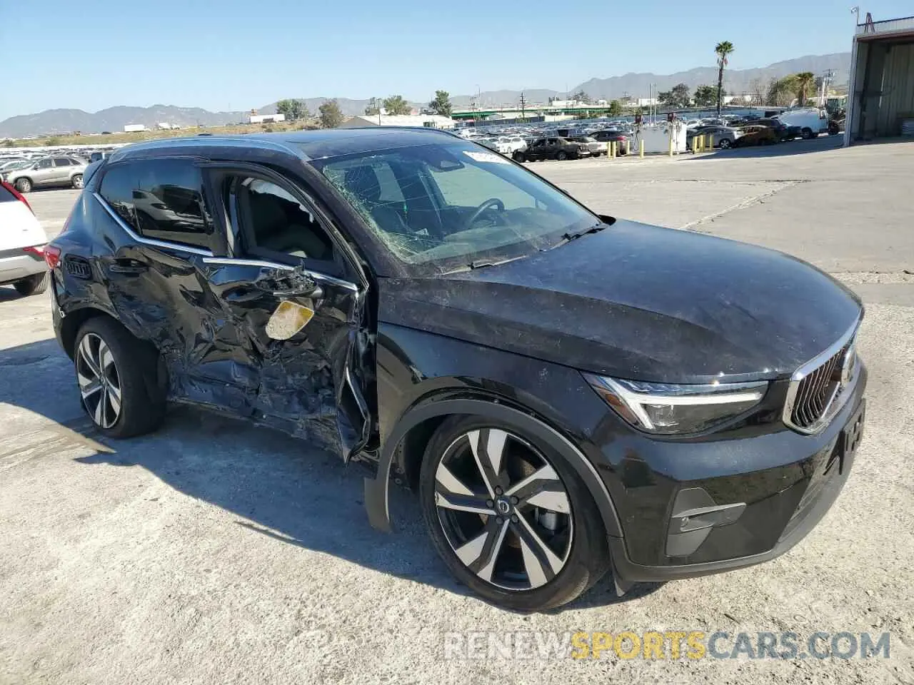 4 Photograph of a damaged car YV4L12UE0R2215081 VOLVO XC40 PLUS 2024
