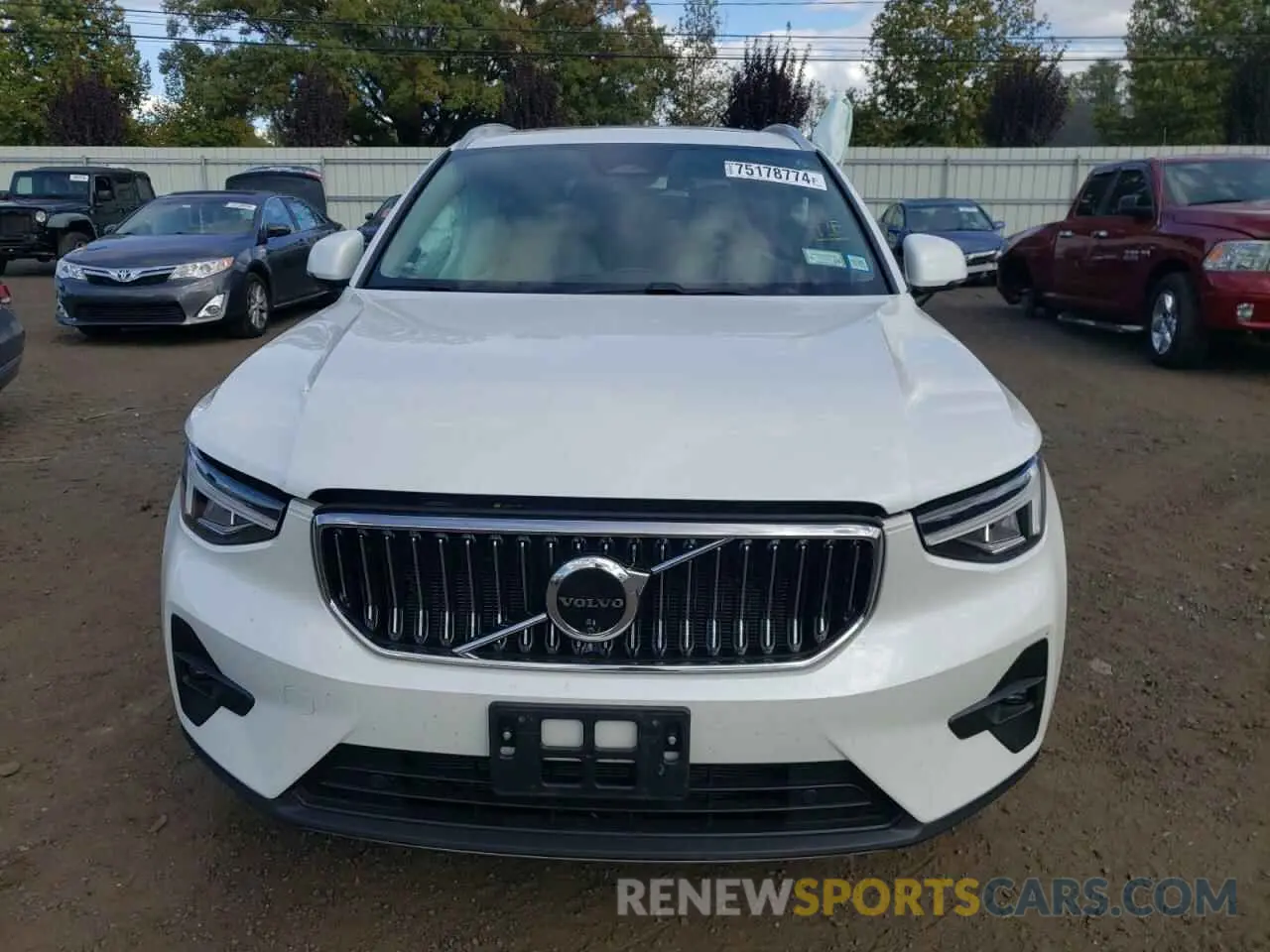 5 Photograph of a damaged car YV4L12UE2R2211887 VOLVO XC40 PLUS 2024