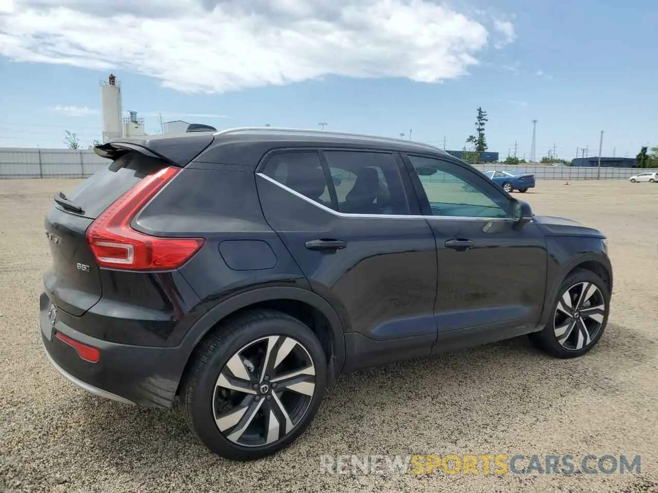 3 Photograph of a damaged car YV4L12UE4R2366179 VOLVO XC40 PLUS 2024