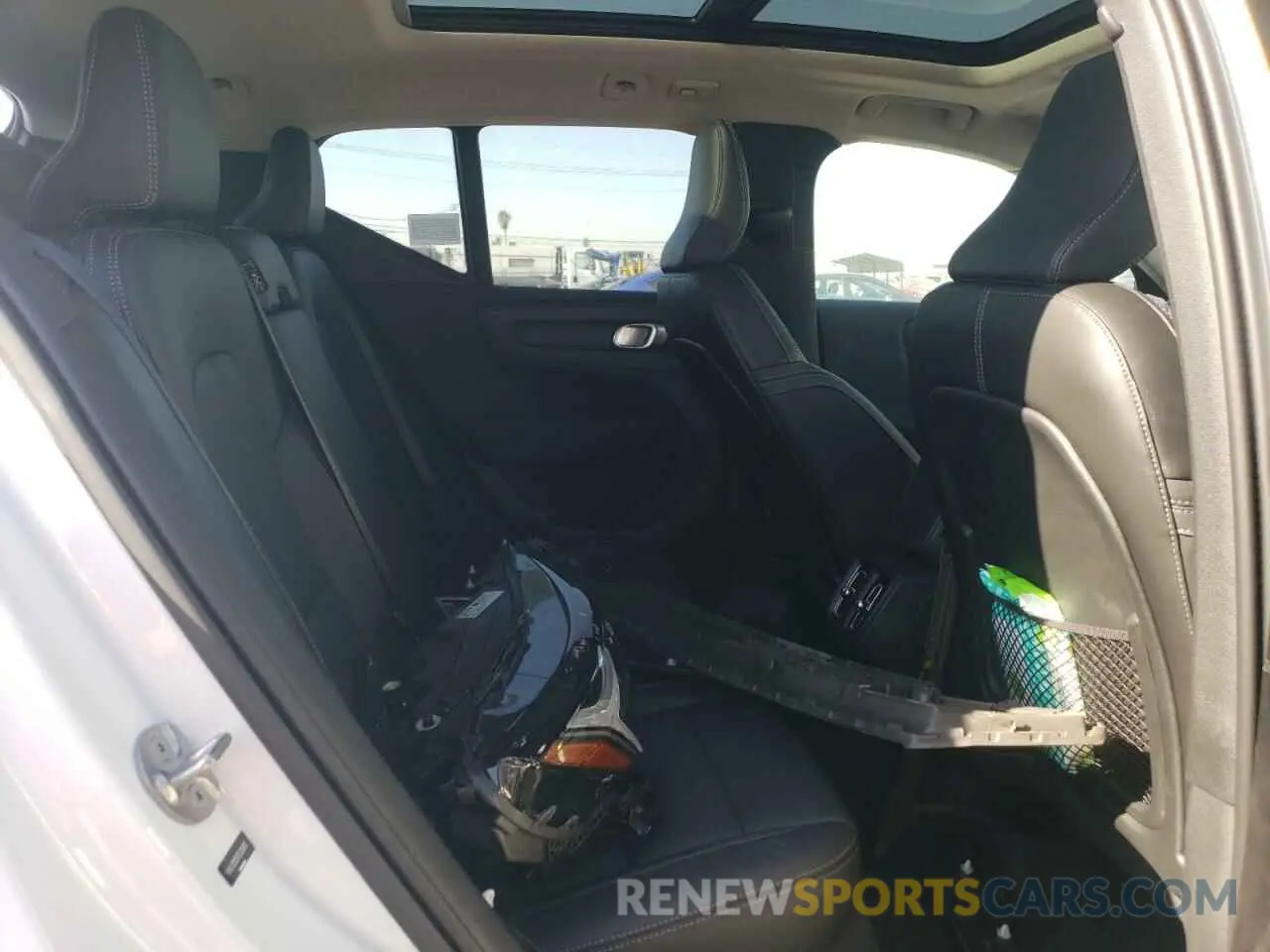 11 Photograph of a damaged car YV4L12UE5R2323826 VOLVO XC40 PLUS 2024