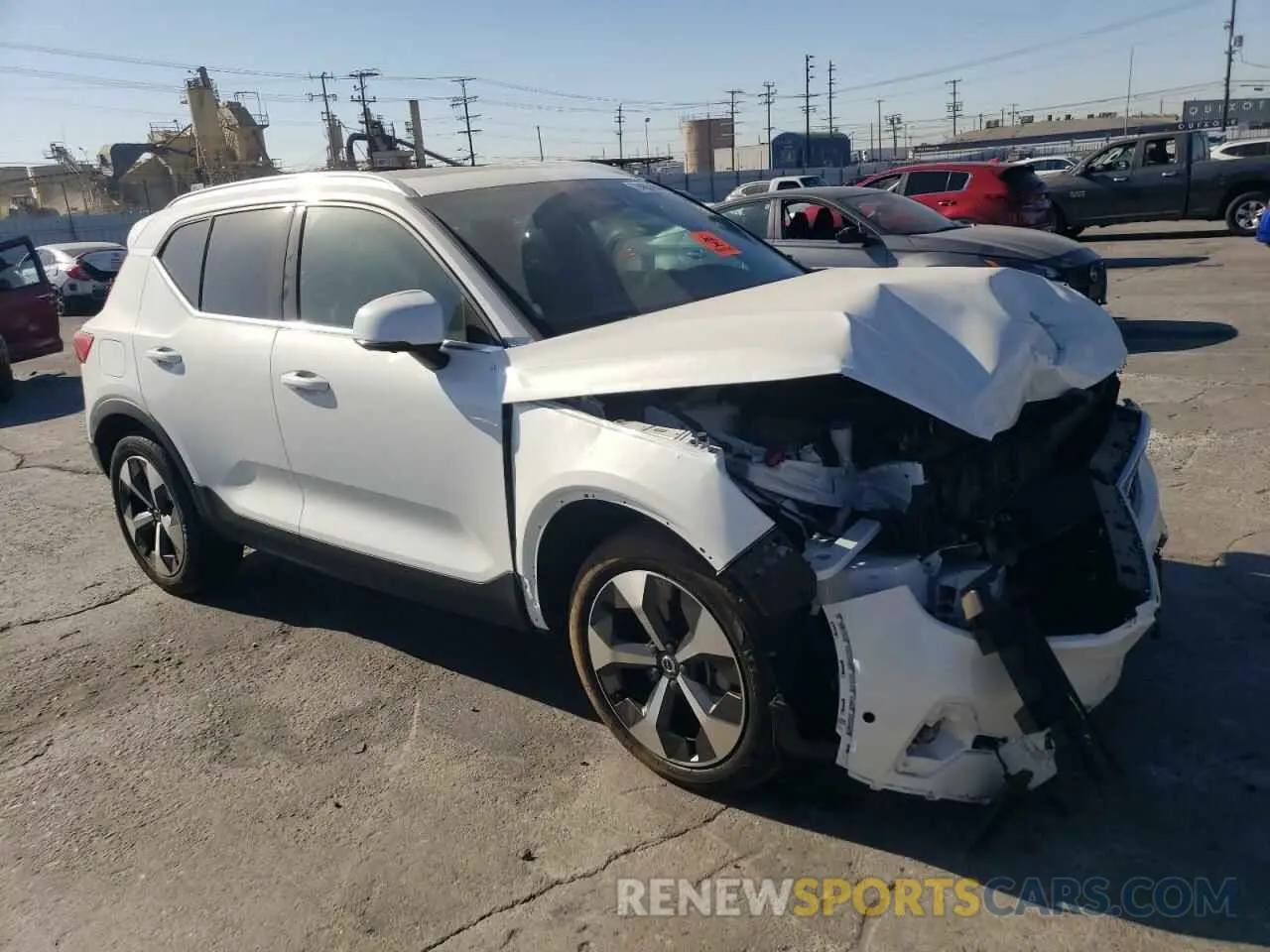 4 Photograph of a damaged car YV4L12UE5R2323826 VOLVO XC40 PLUS 2024
