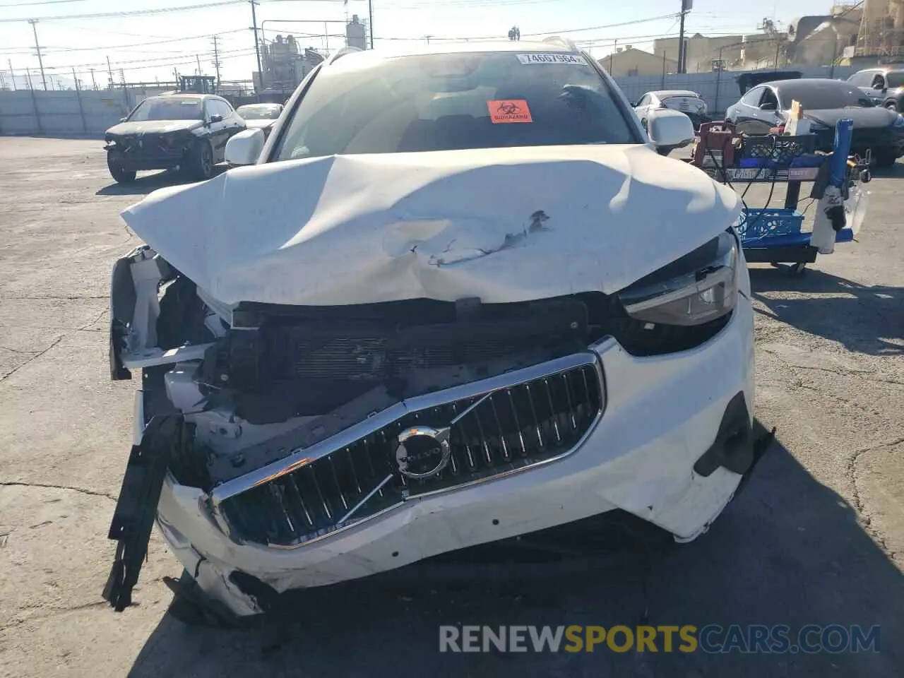 5 Photograph of a damaged car YV4L12UE5R2323826 VOLVO XC40 PLUS 2024