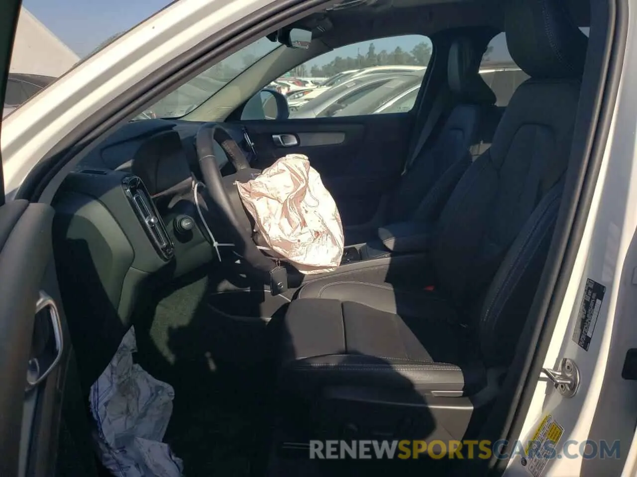 7 Photograph of a damaged car YV4L12UE5R2323826 VOLVO XC40 PLUS 2024