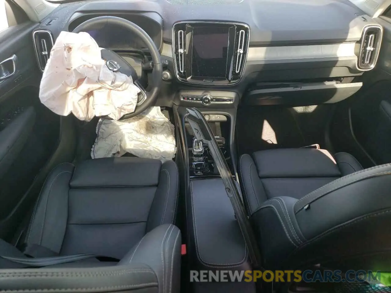 8 Photograph of a damaged car YV4L12UE5R2323826 VOLVO XC40 PLUS 2024