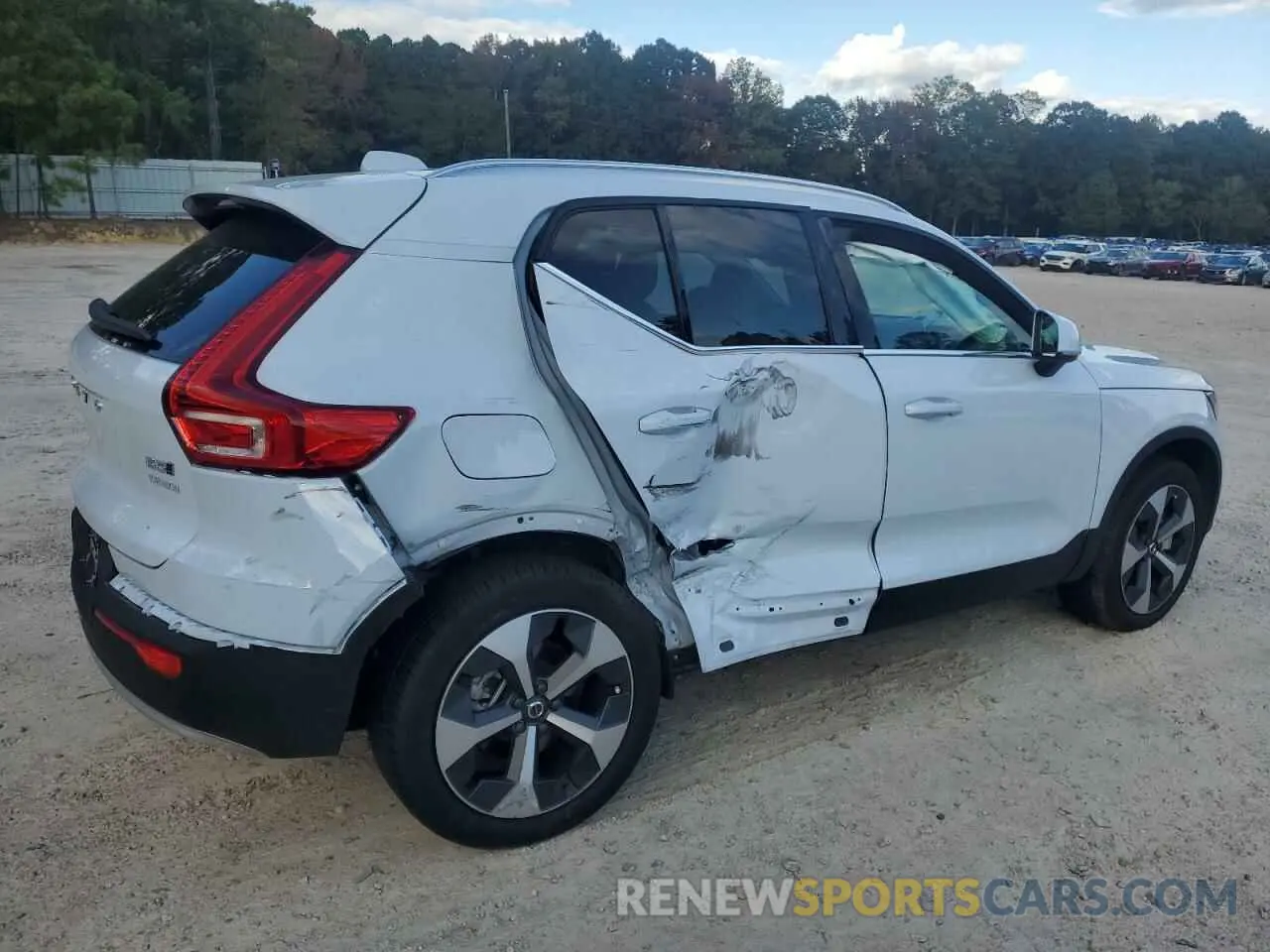 3 Photograph of a damaged car YV4L12UE8R2261497 VOLVO XC40 PLUS 2024