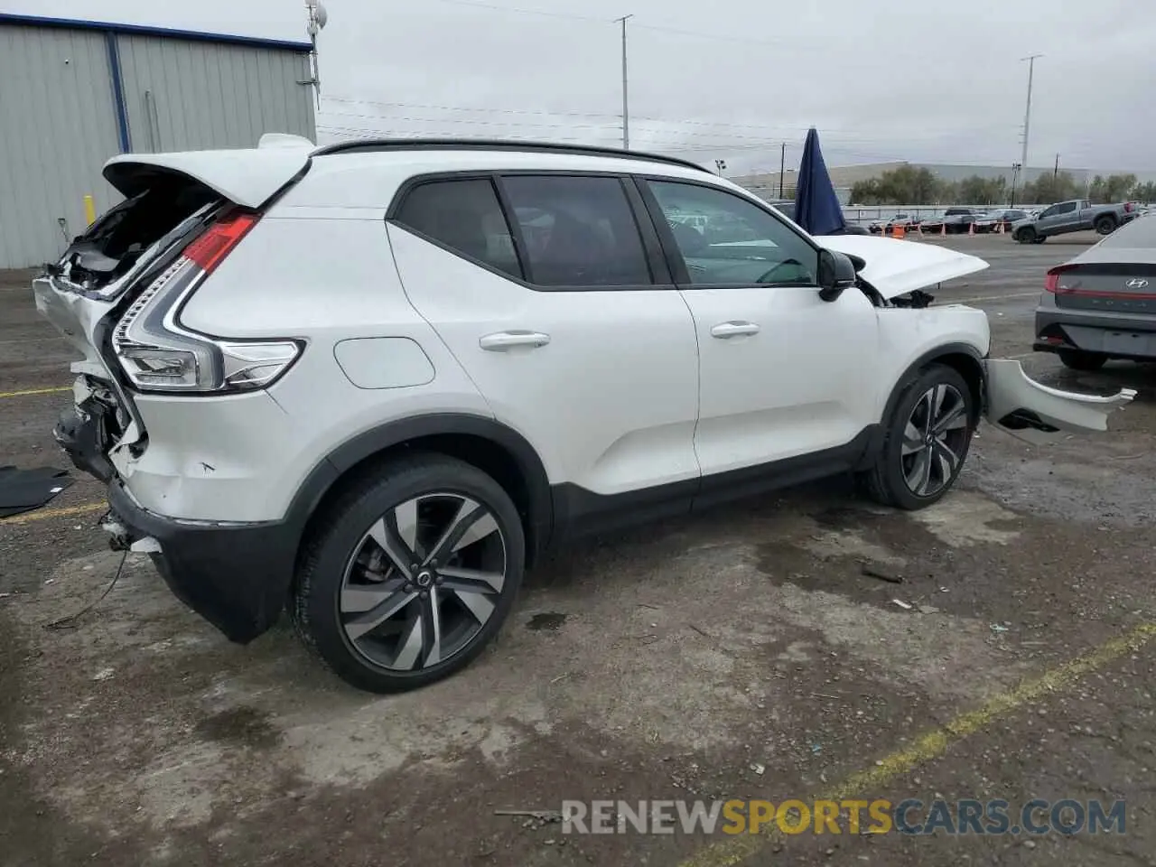 3 Photograph of a damaged car YV4L12UL0R2272976 VOLVO XC40 PLUS 2024