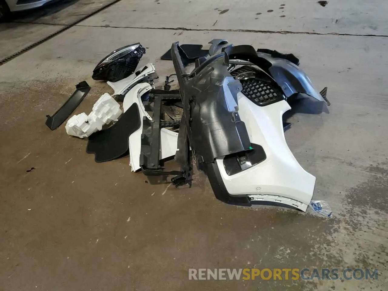 13 Photograph of a damaged car YV4L12UL2R2349606 VOLVO XC40 PLUS 2024