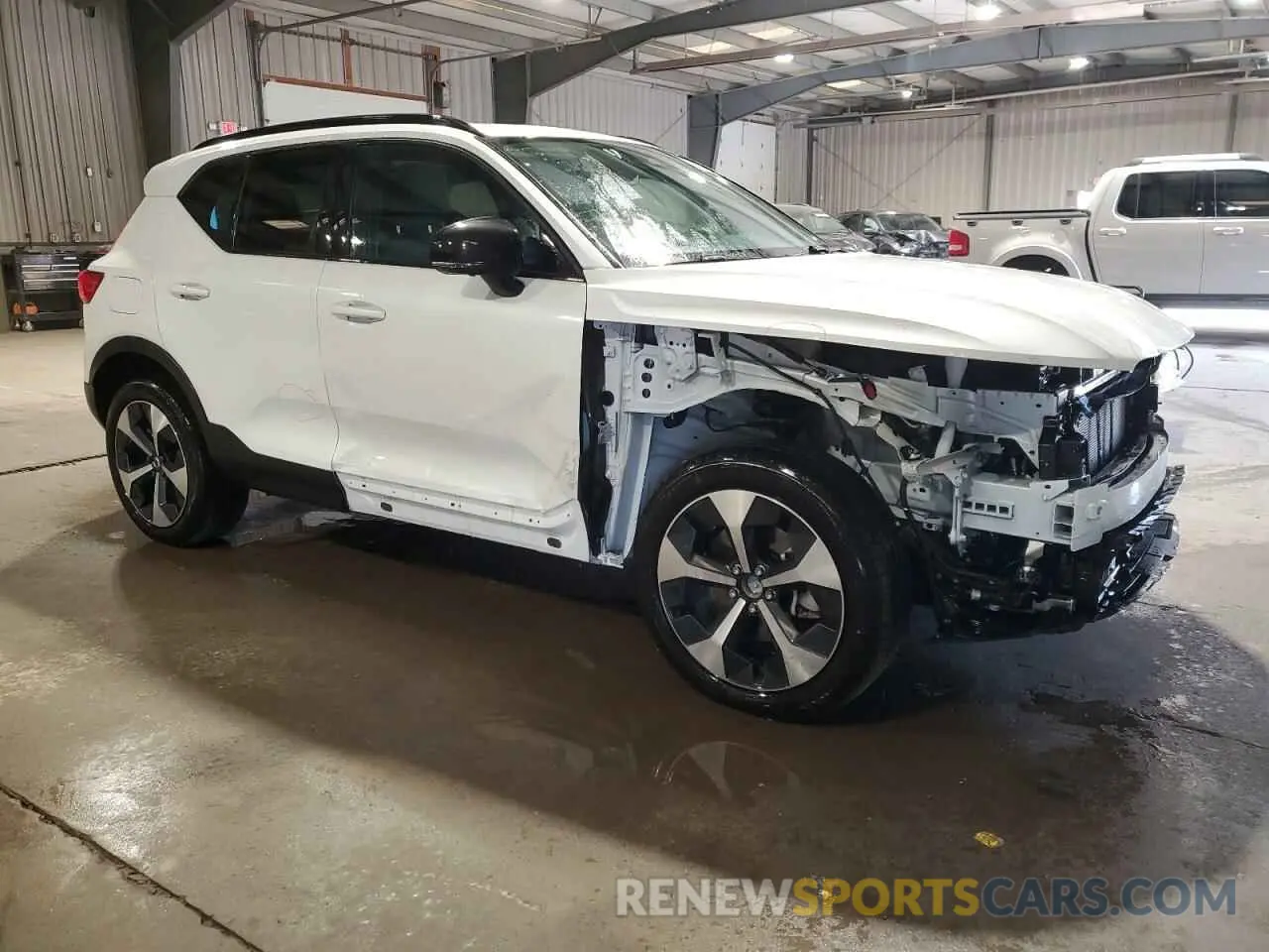 4 Photograph of a damaged car YV4L12UL2R2349606 VOLVO XC40 PLUS 2024