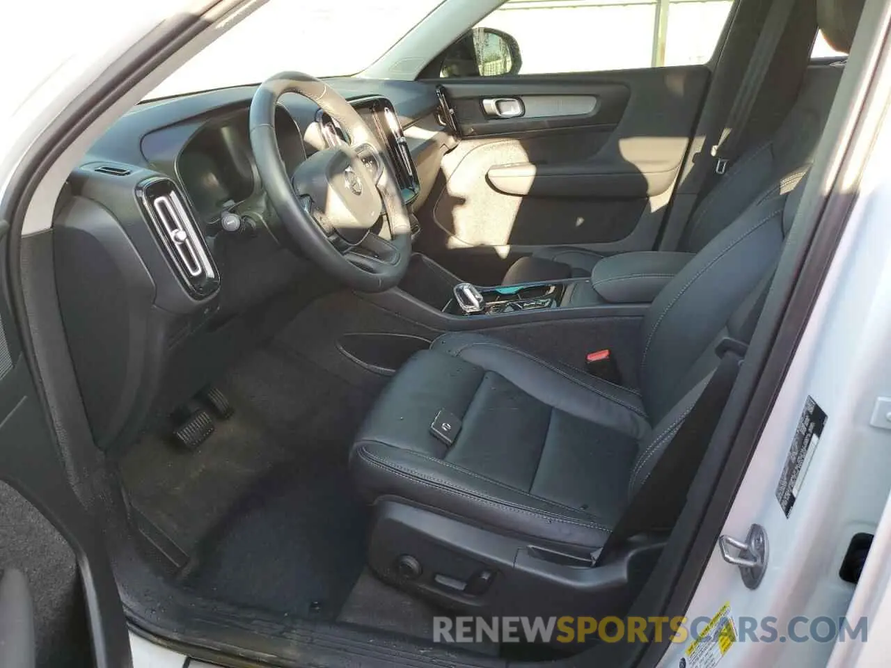 7 Photograph of a damaged car YV4L12UL5R2202695 VOLVO XC40 PLUS 2024