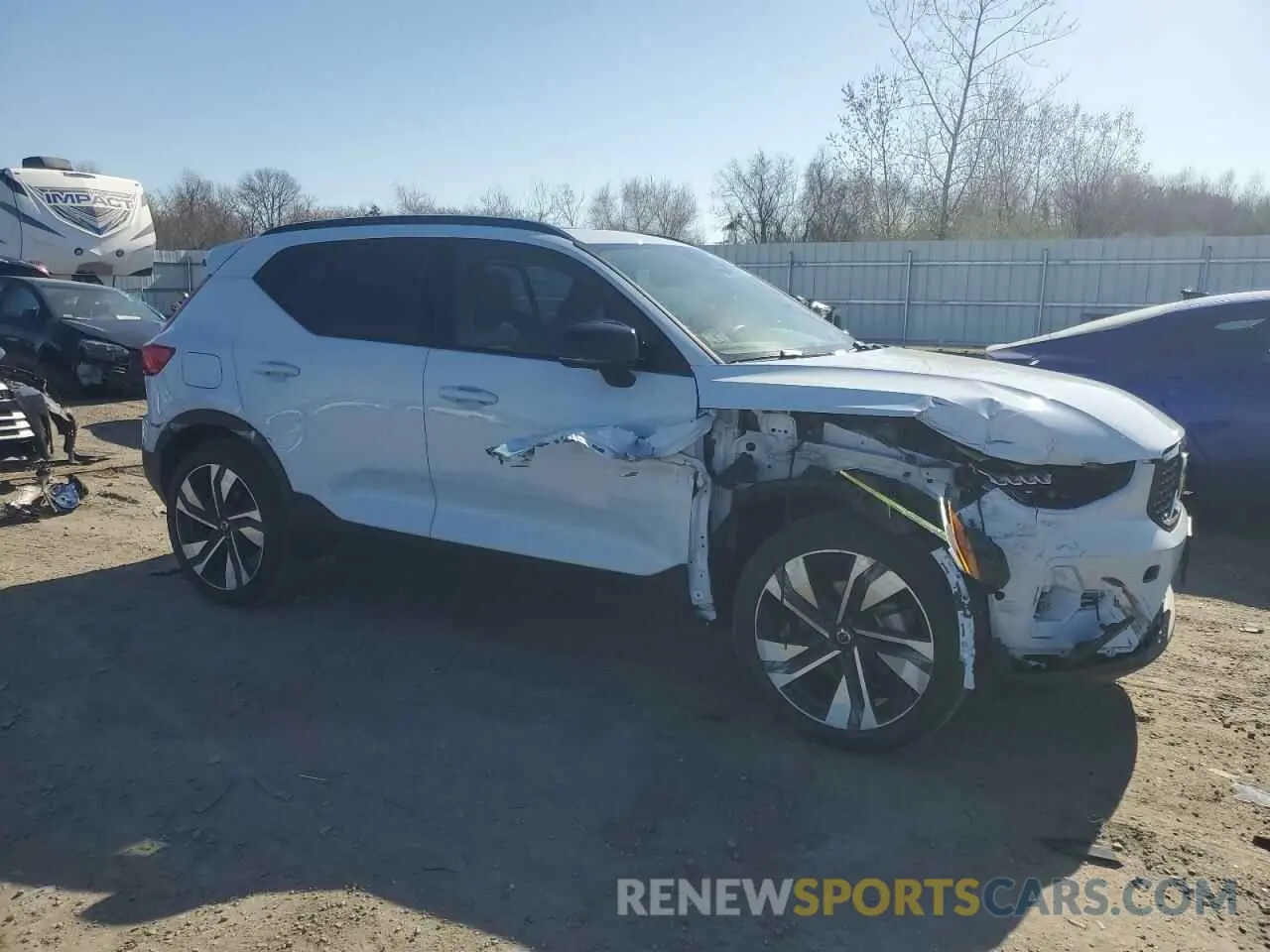 4 Photograph of a damaged car YV4L12UL5R2363368 VOLVO XC40 PLUS 2024