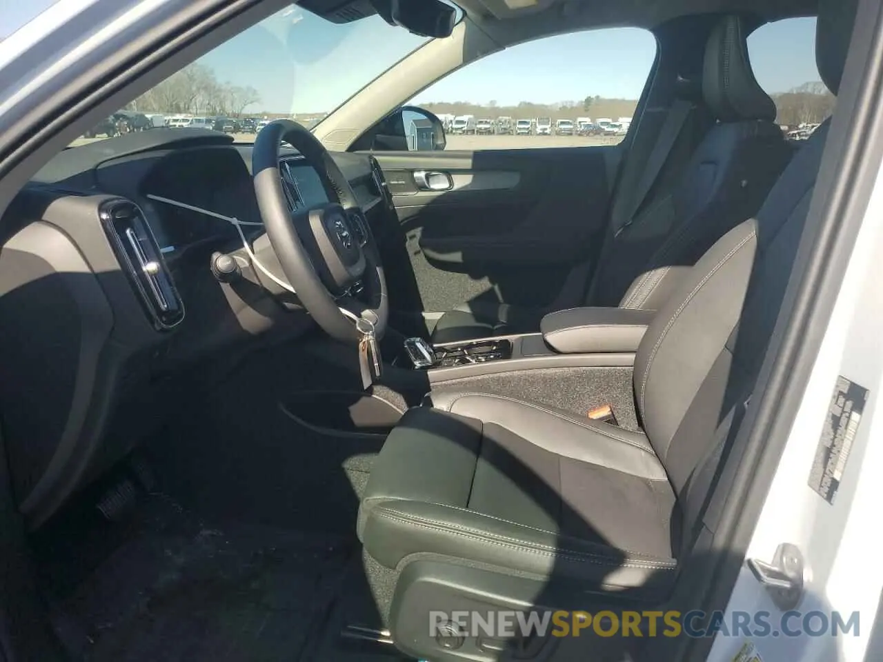 7 Photograph of a damaged car YV4L12UL5R2363368 VOLVO XC40 PLUS 2024
