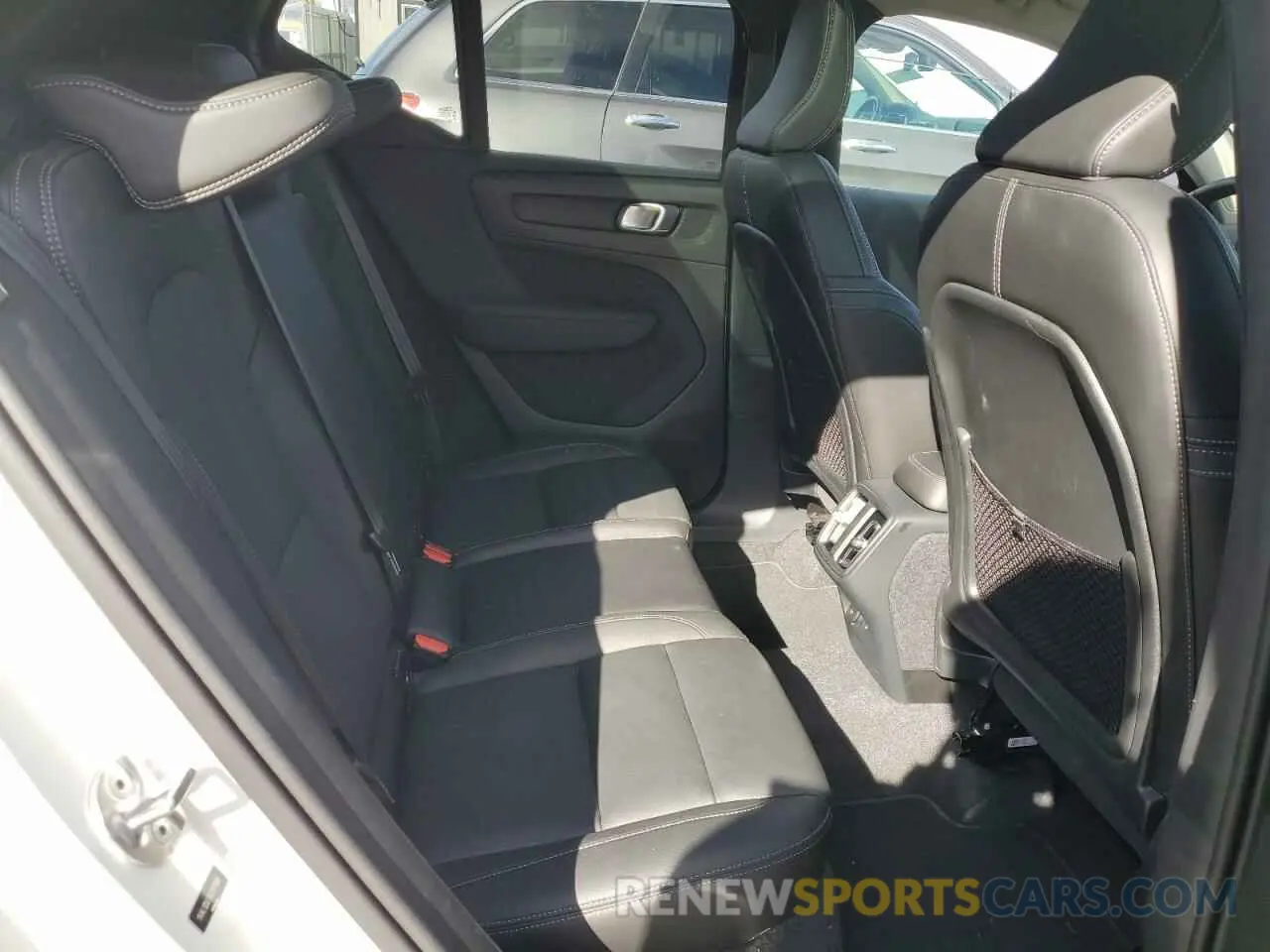 10 Photograph of a damaged car YV4L12UL8R2341509 VOLVO XC40 PLUS 2024