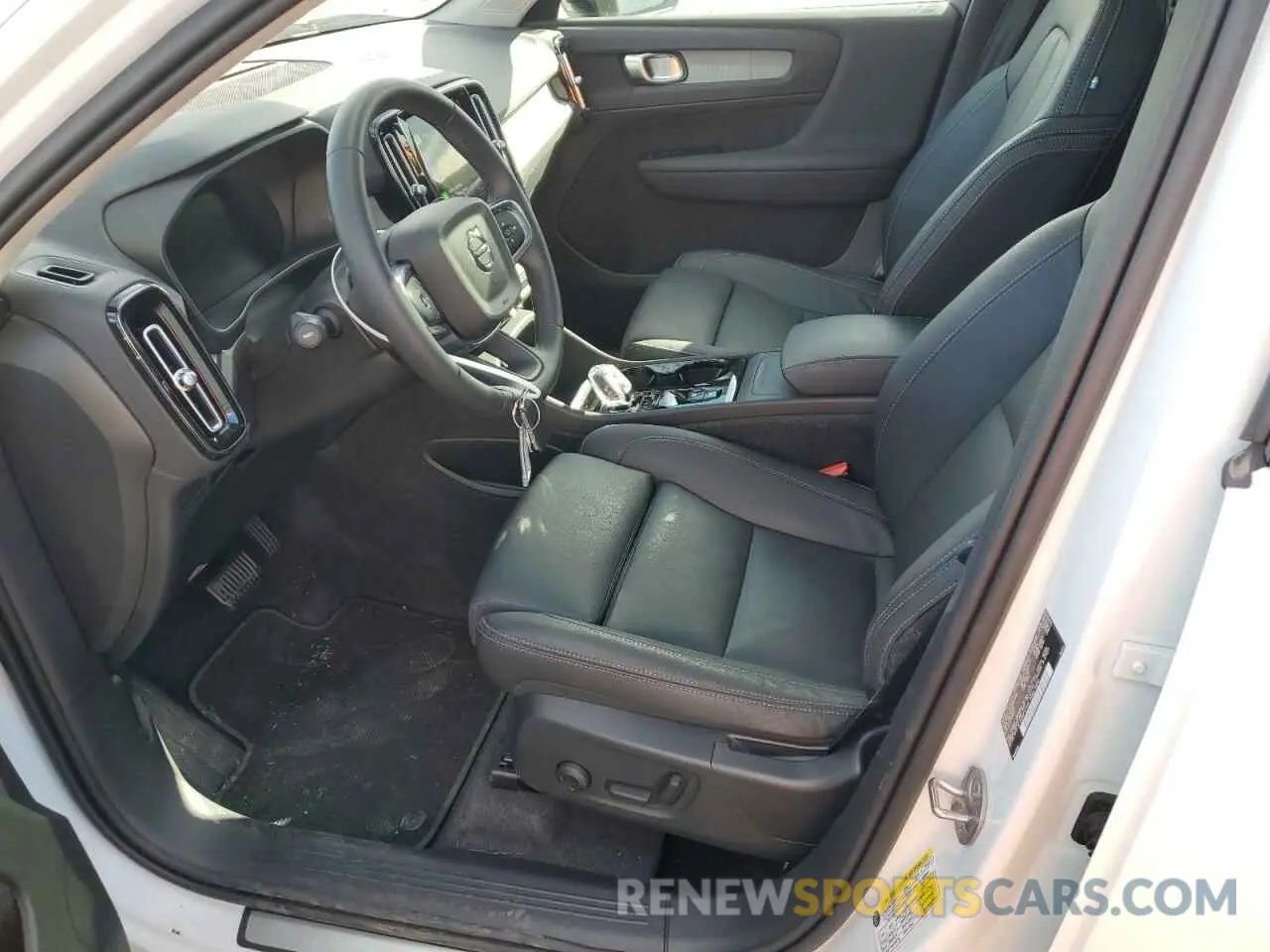 7 Photograph of a damaged car YV4L12UL8R2341509 VOLVO XC40 PLUS 2024