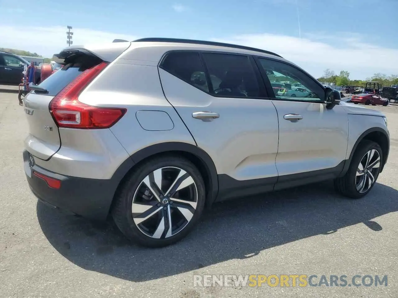 3 Photograph of a damaged car YV4L12ULXR2226152 VOLVO XC40 PLUS 2024