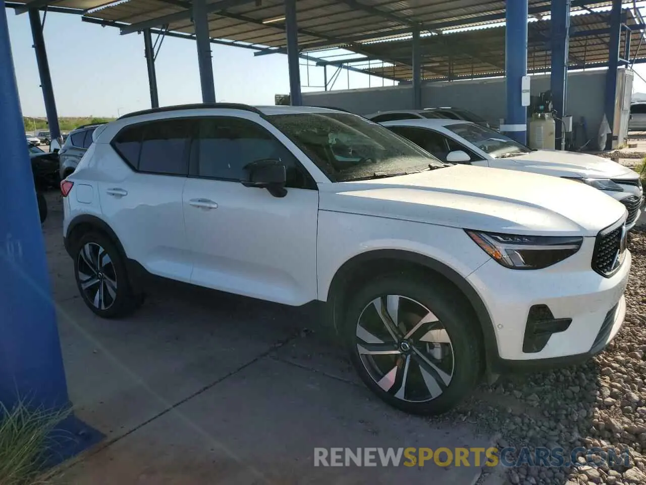 4 Photograph of a damaged car YV4L12ULXR2254114 VOLVO XC40 PLUS 2024