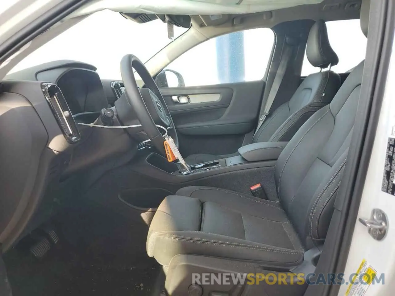 7 Photograph of a damaged car YV4L12ULXR2254114 VOLVO XC40 PLUS 2024