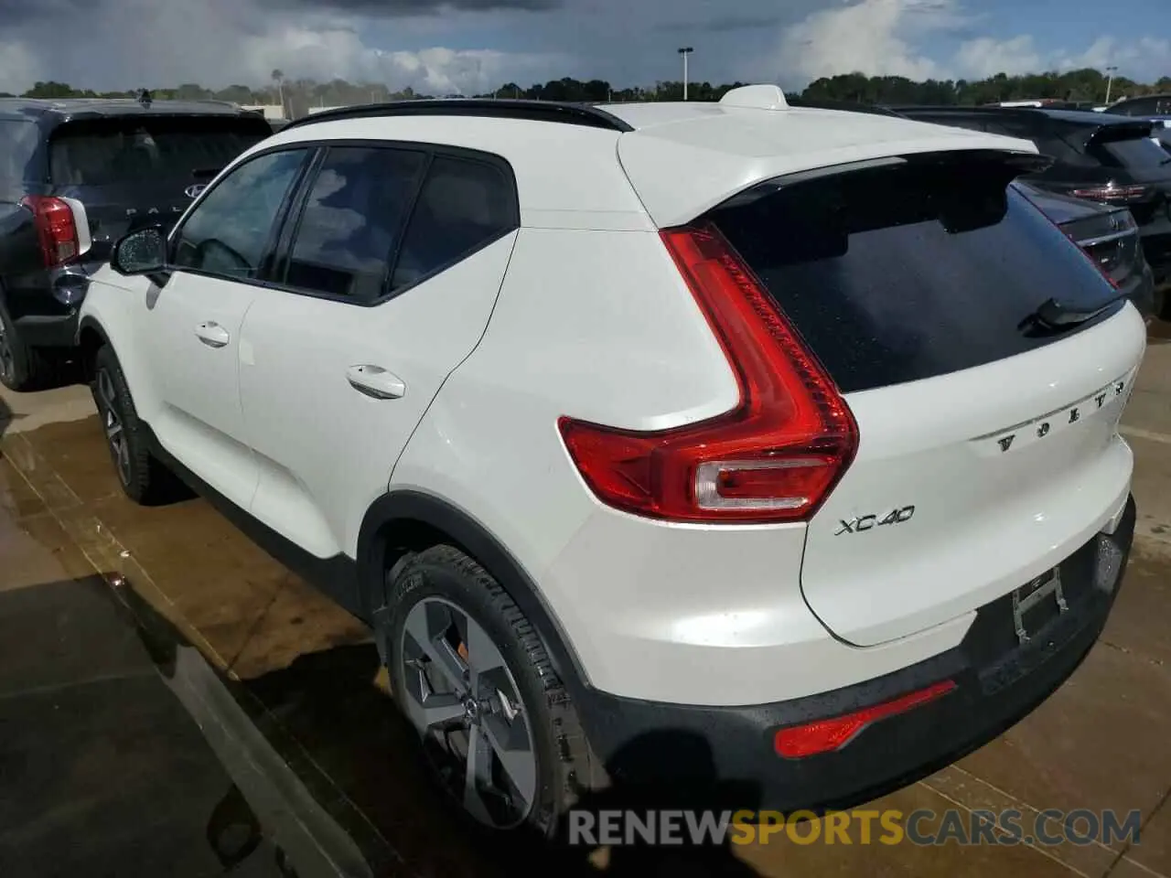 2 Photograph of a damaged car YV4L12ULXR2314263 VOLVO XC40 PLUS 2024